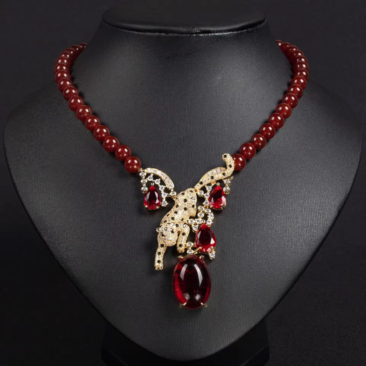 Apex Move Necklace