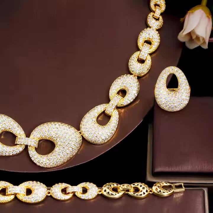 Chain Link Oval Ring