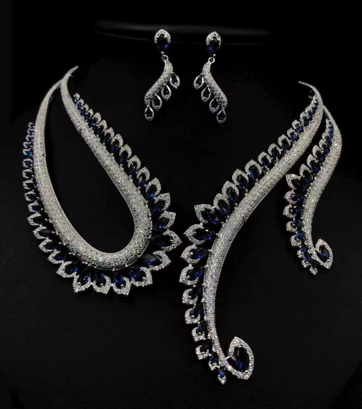 Crown_Earrings_blue
