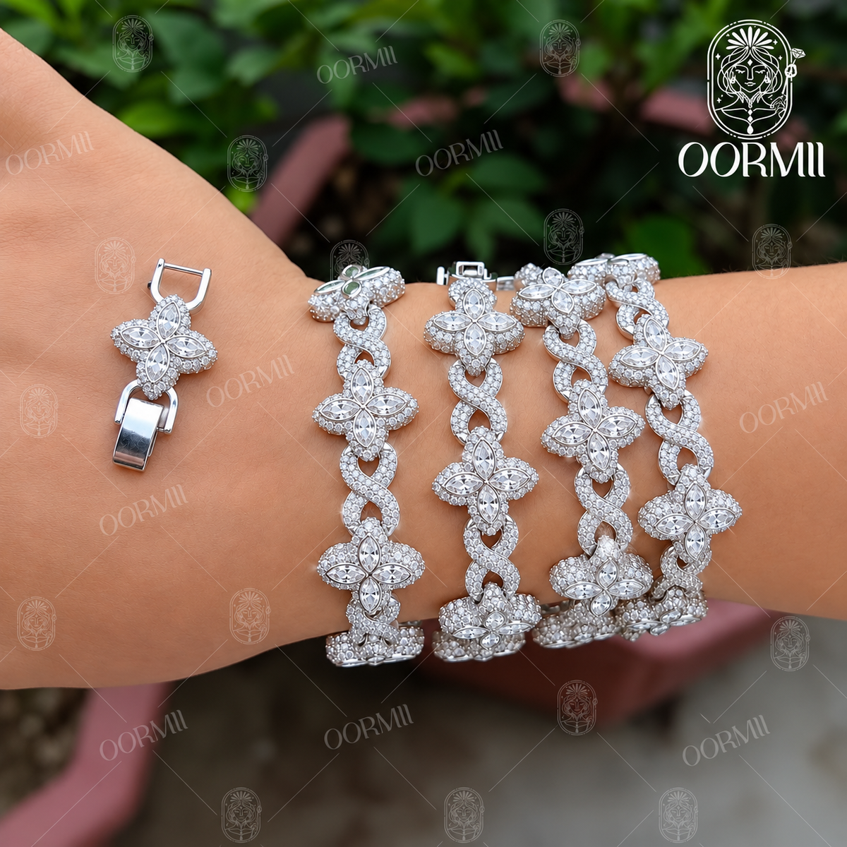 Aeris Clover Link Chain Bracelet