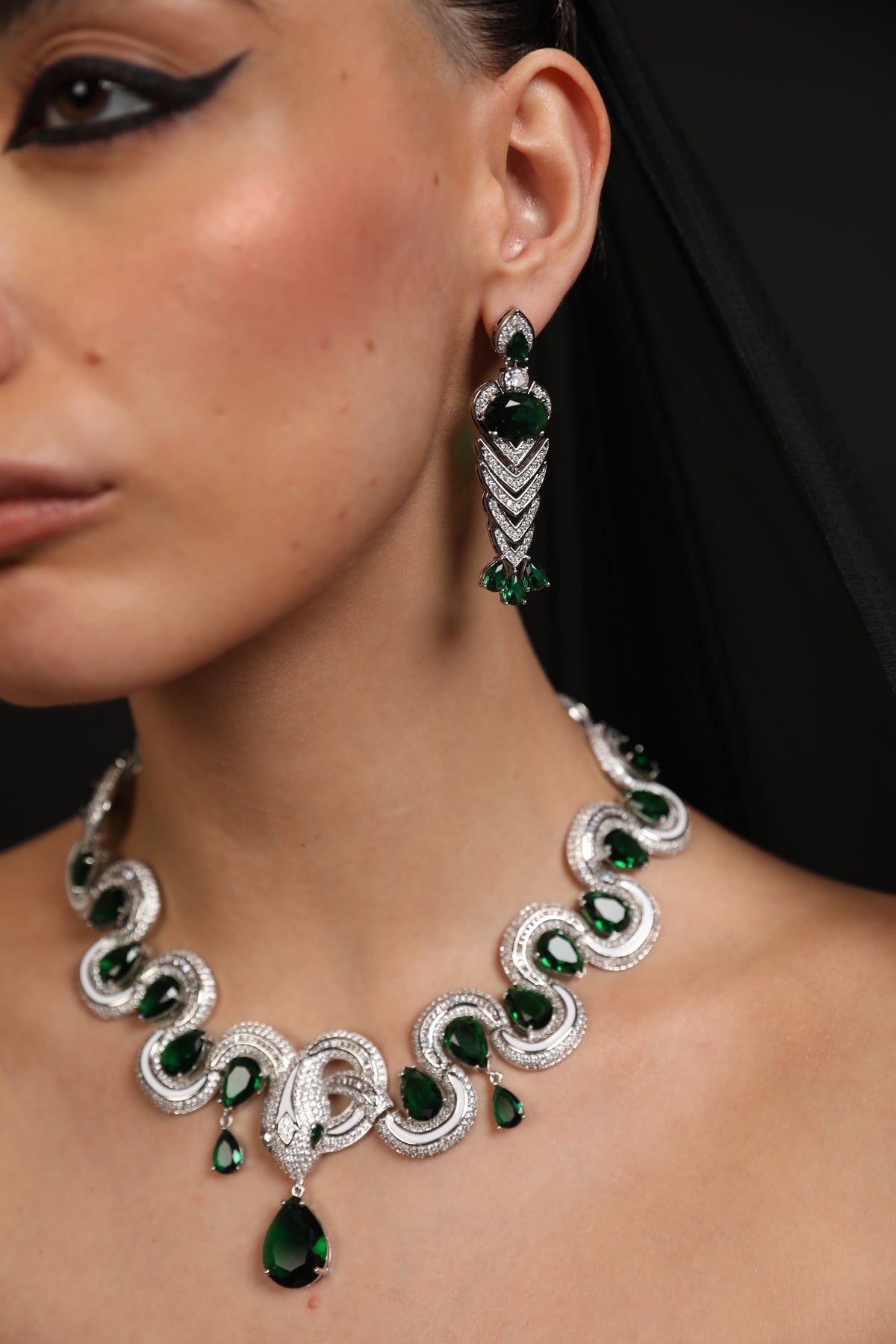 Queen_s_Coil_Earrng_Green