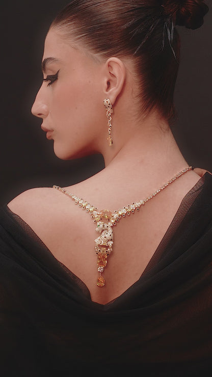 Silent Move Necklace